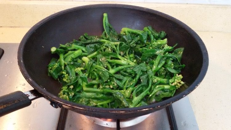 老鸭汤炒广东菜心步骤5