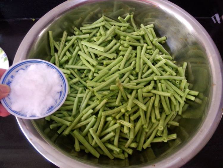 腌豇豆步骤5