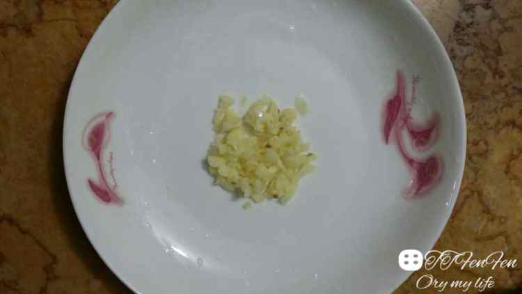 蒜蓉油麦菜步骤3