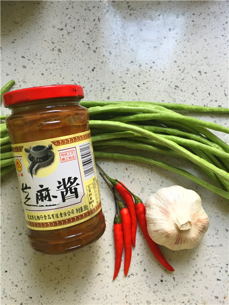 蒜蓉麻酱拌豇豆步骤1