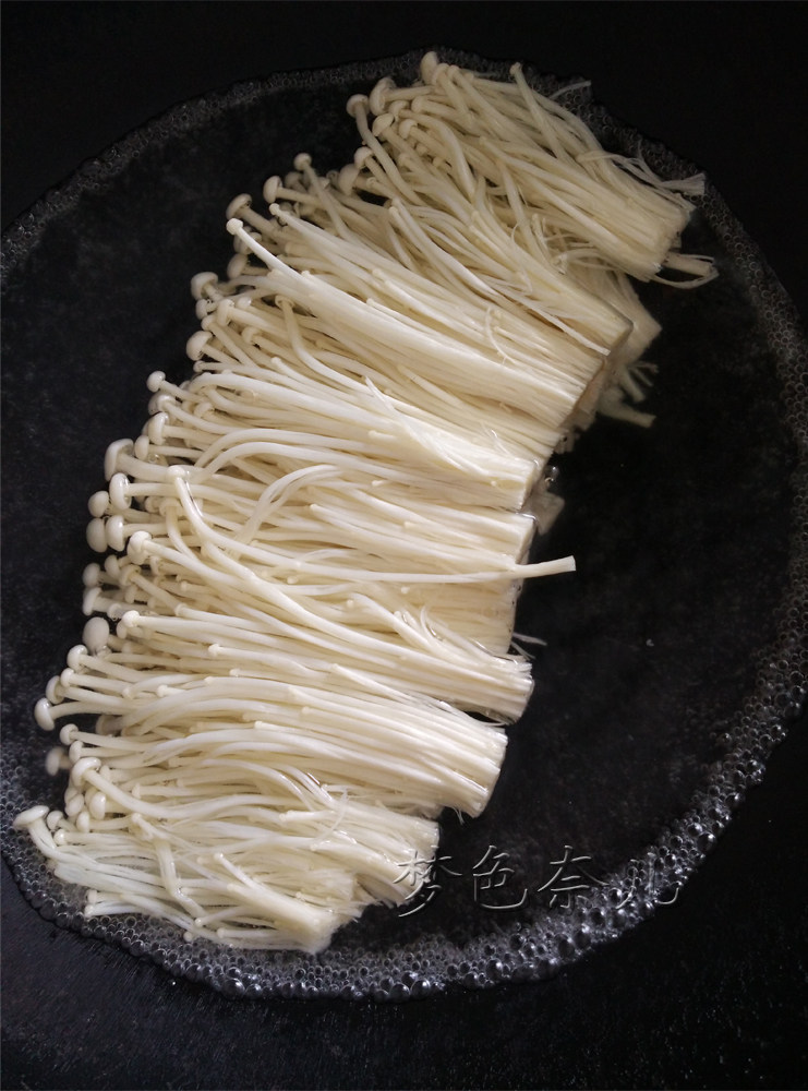 蚝汁金针菇步骤4