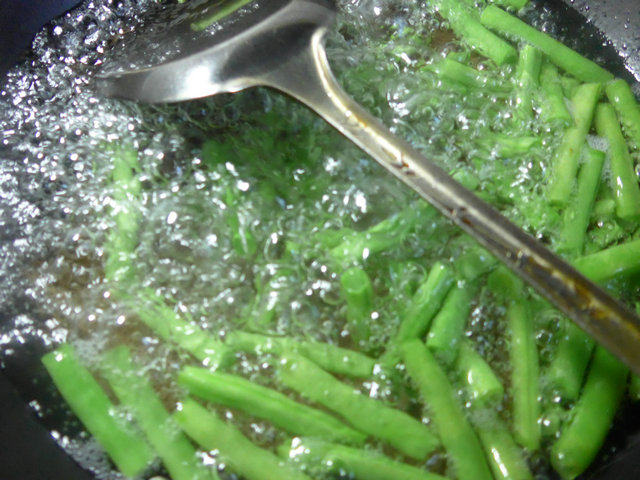 雪菜炒梅豆步骤2