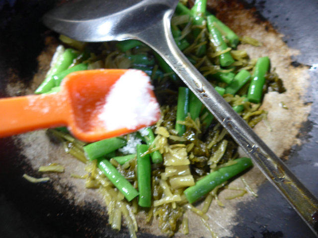 雪菜炒梅豆步骤6