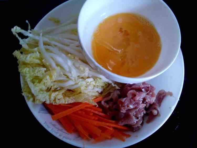 【儿童美食】三丝鸡蛋步骤1