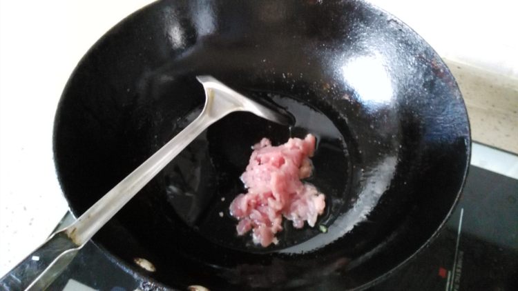 茄子炒肉末步骤3