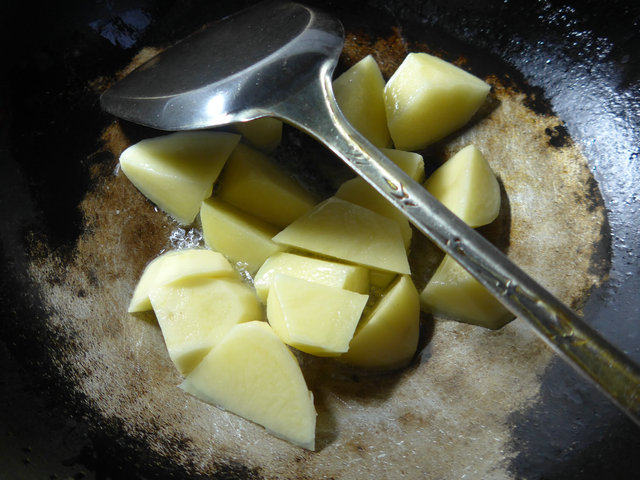 雪菜煮土豆步骤2