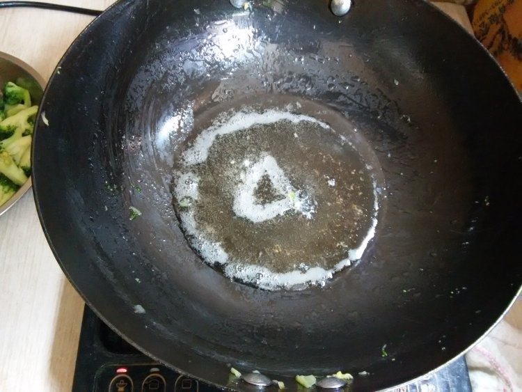 蒜香地瓜叶步骤3