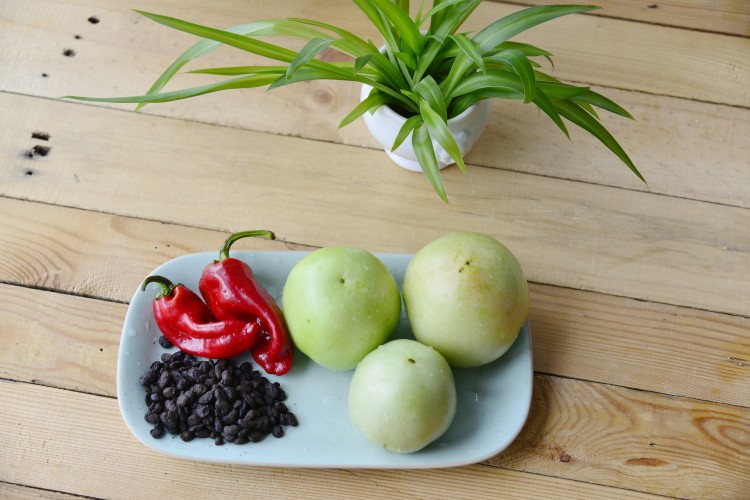 豆豉青番茄步骤1