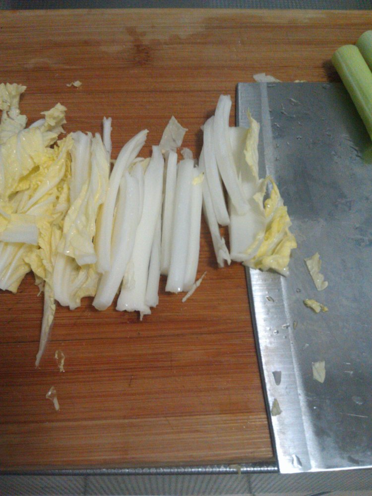 白菜炖豆腐步骤2