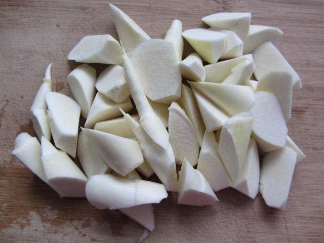 明油笋干菜煮茭白步骤4