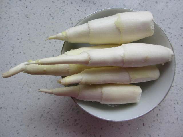 明油笋干菜煮茭白步骤3