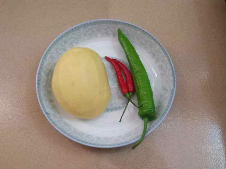 【快手菜】醋溜土豆丝步骤1