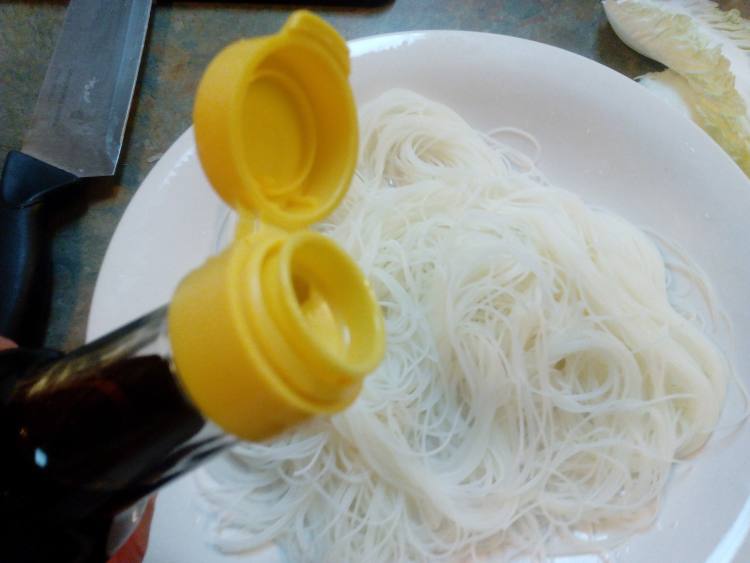 娃娃菜蒸粉丝步骤2