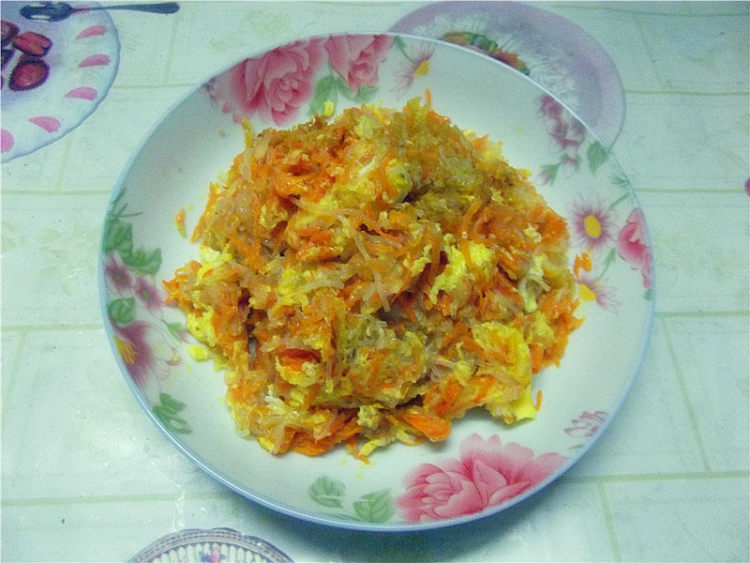 胡萝卜粉丝炒鸡蛋步骤9