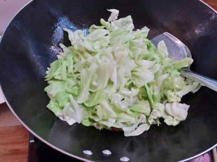 【快手菜】炝炒包菜步骤5