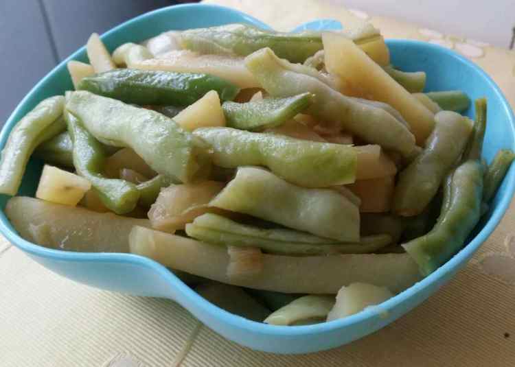土豆烩豆角步骤6