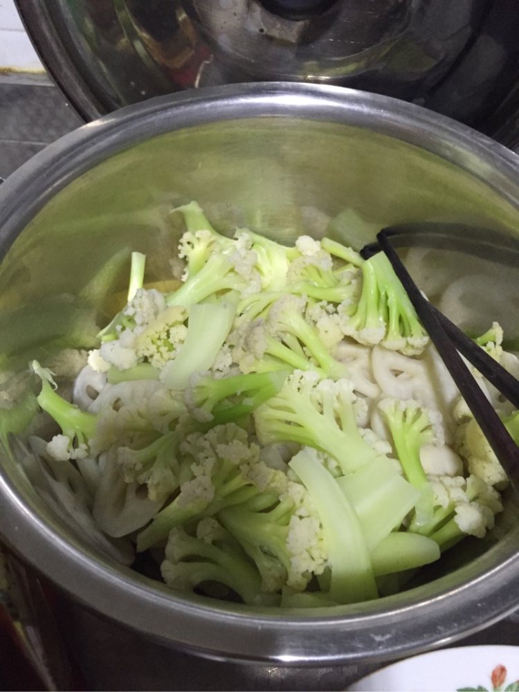 素麻辣香锅步骤1
