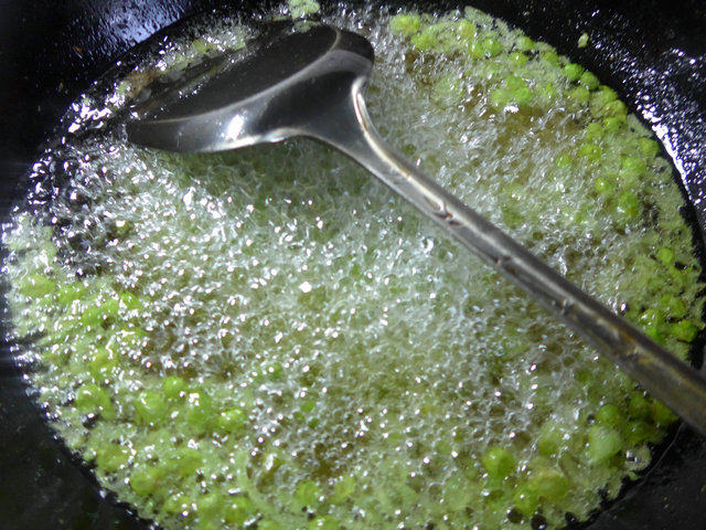 椒盐毛豆步骤5