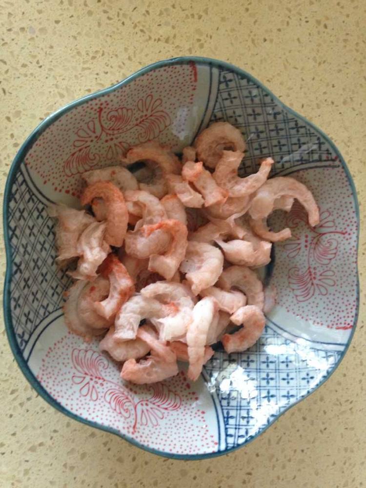 素虾仁炒黄瓜步骤1