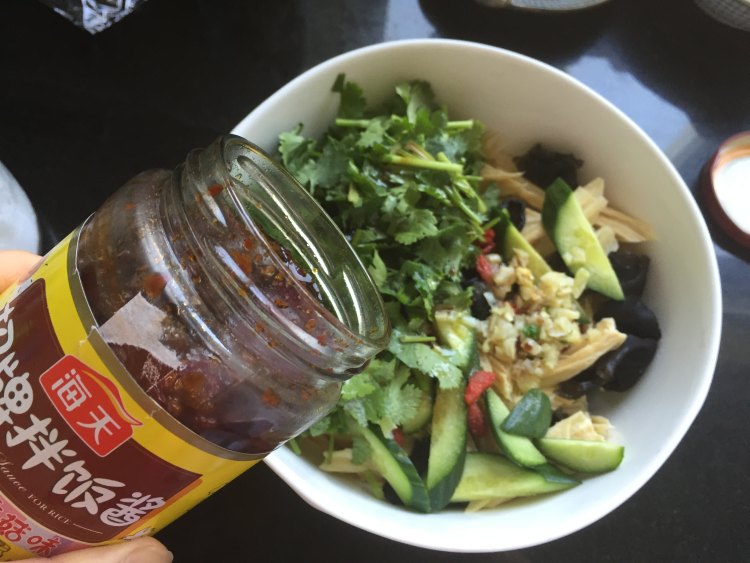 【手工美食】凉拌腐竹步骤8