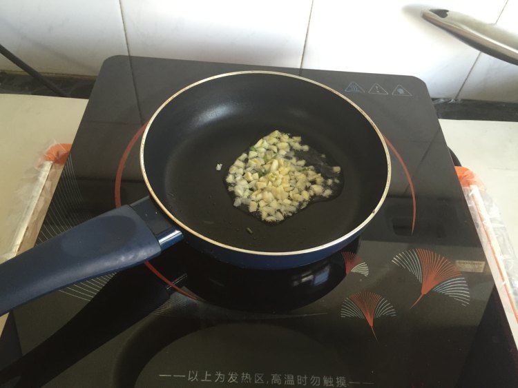 【手工美食】凉拌腐竹步骤5