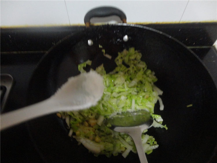 【手工美食】素炒白菜步骤5
