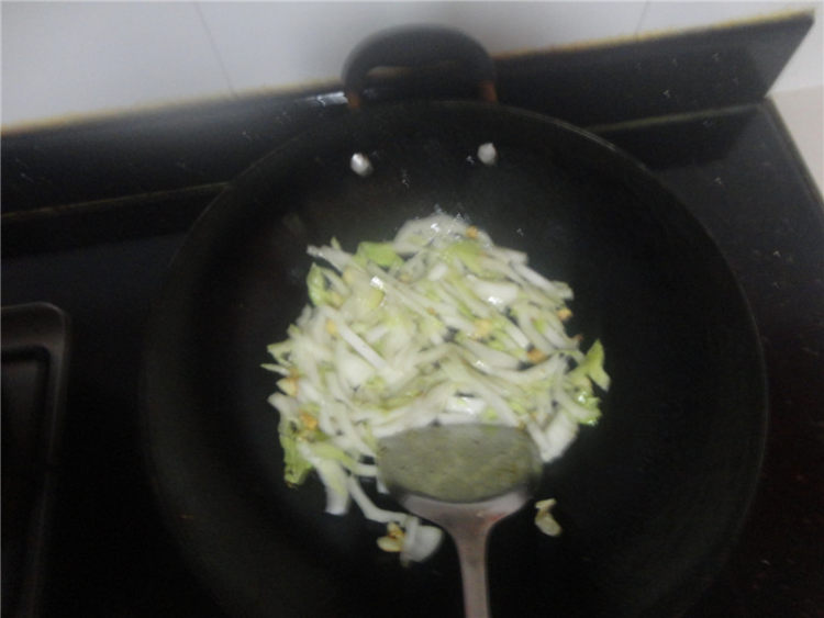 【手工美食】素炒白菜步骤3