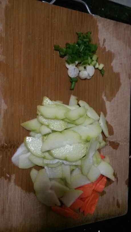 【手工美食】素炒菜瓜步骤1