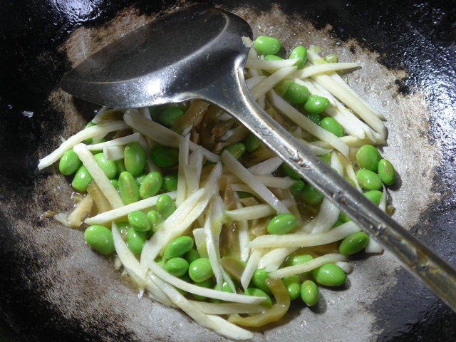 榨菜丝茭白炒毛豆步骤8