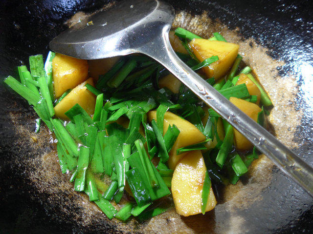 韭菜炒土豆步骤10