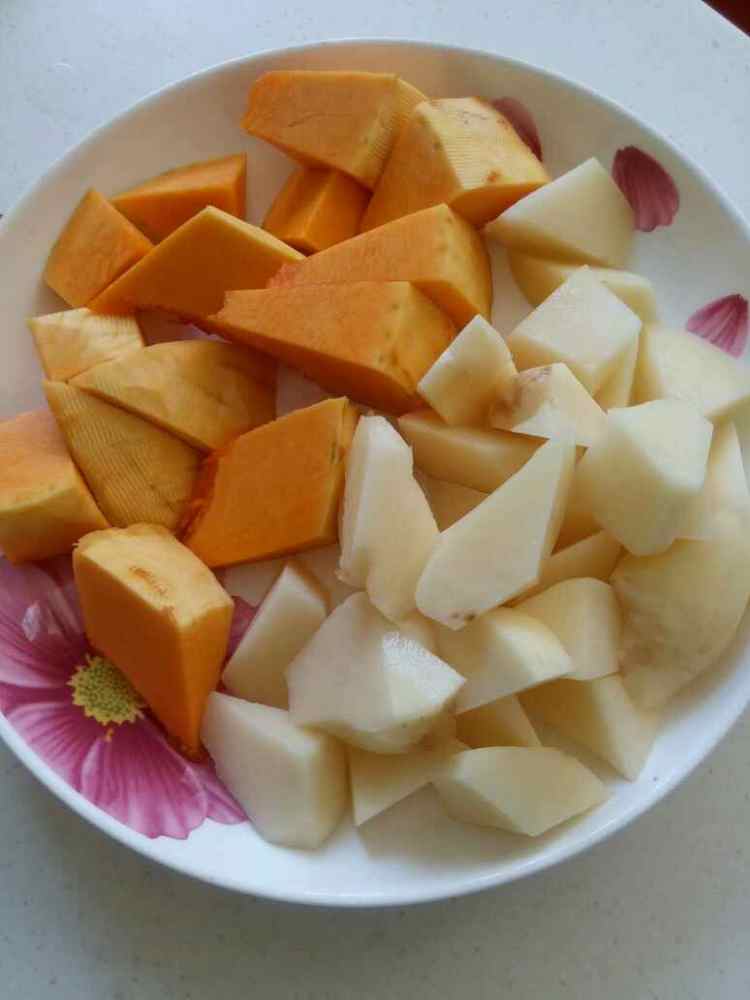 土豆炖南瓜步骤2