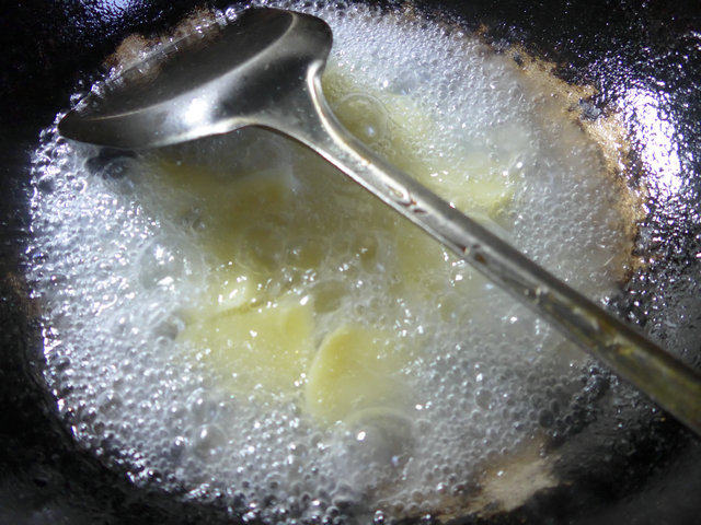洋葱茭白炒土豆步骤7