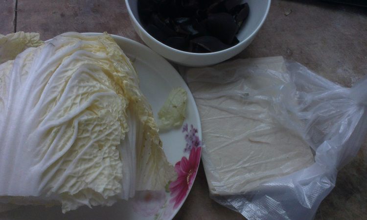 砂锅白菜酱豆腐步骤1