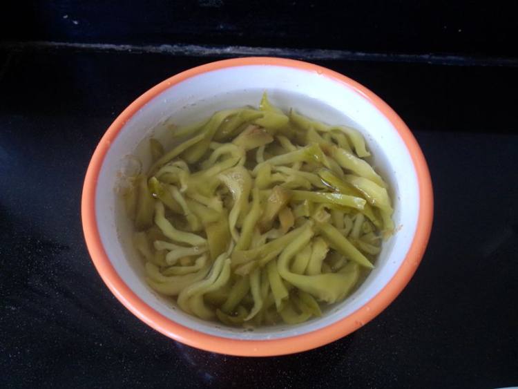 榨菜炒三丝步骤4