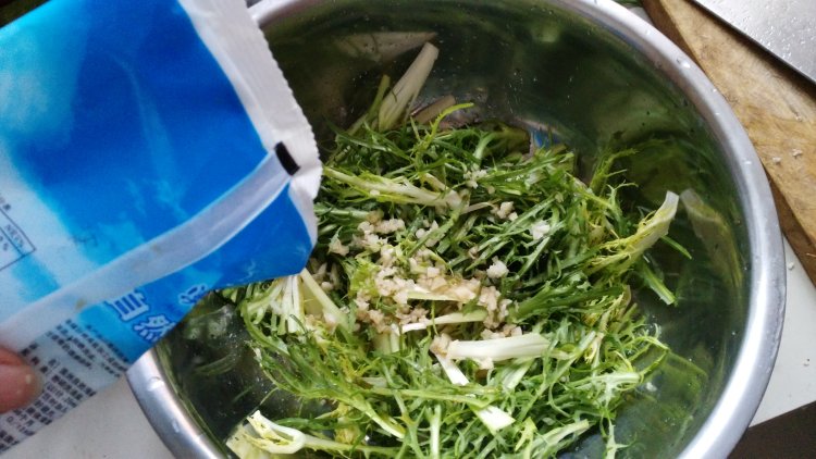 凉拌野生苦菊步骤6