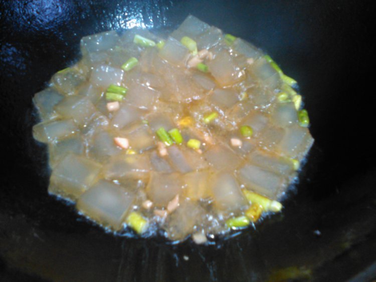 泡菜炒凉粉步骤9