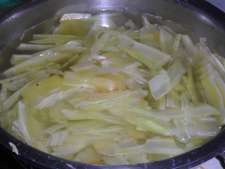 酱炒莴苣步骤1