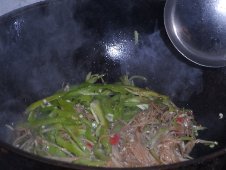辣炒金针菇步骤5