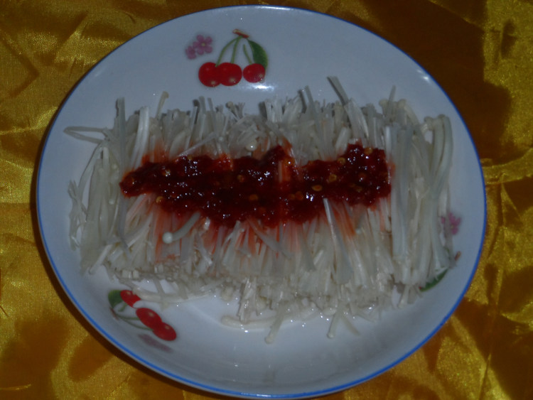 剁椒蒸金针菇步骤2