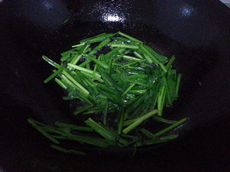 韭菜拌凉粉步骤4