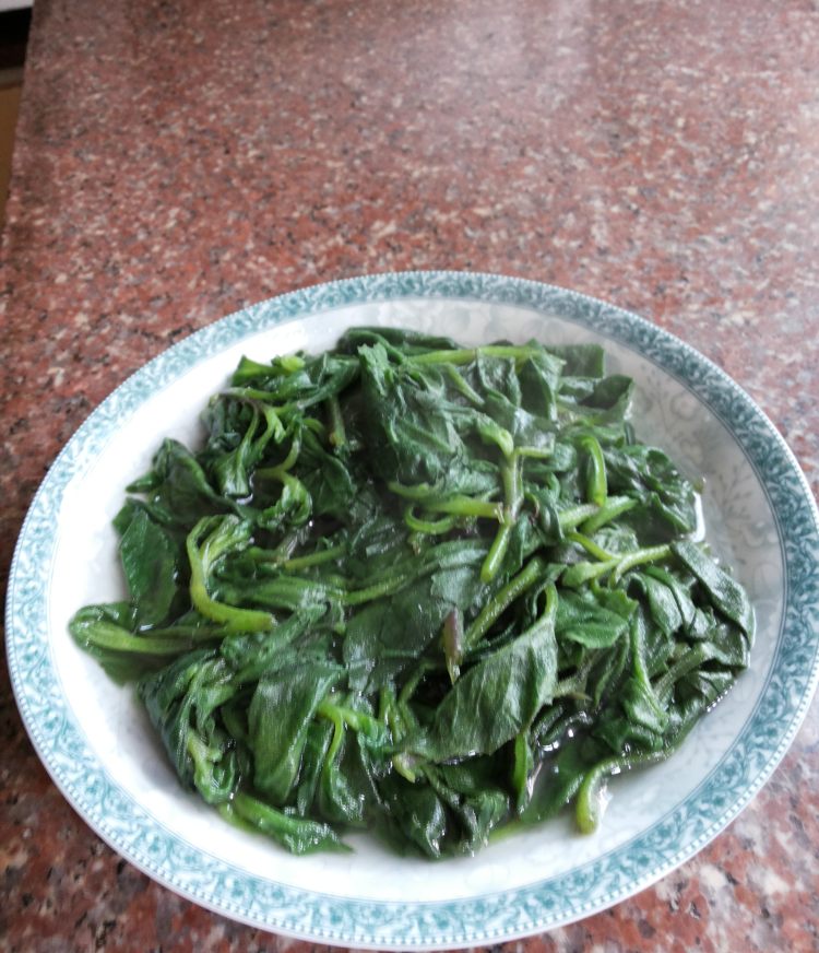 清炒白毛菜步骤6