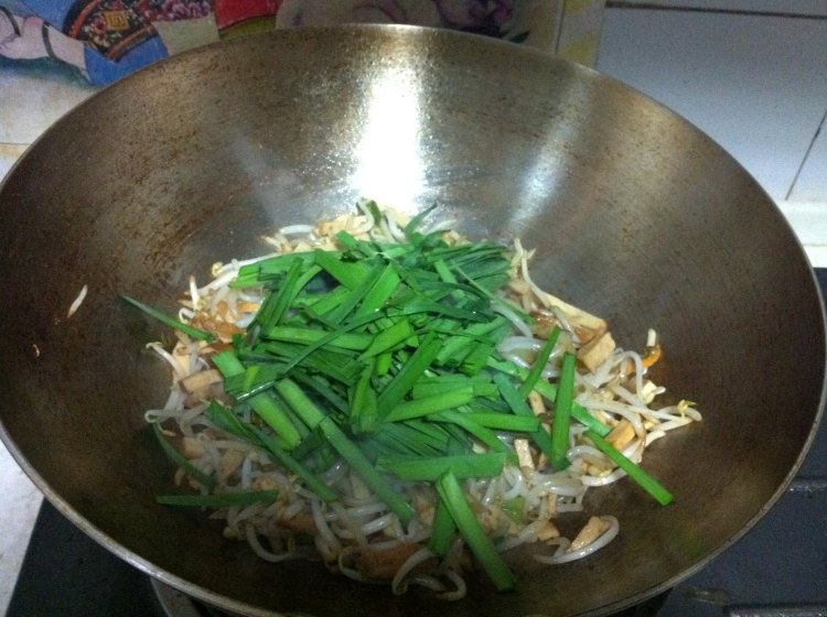 豆芽炒香干步骤7