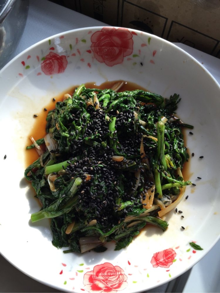 大葱炒茼蒿步骤5