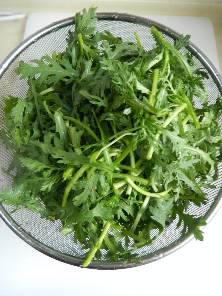 蚝油茼蒿步骤1