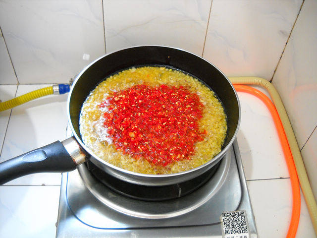 剁椒芝麻豆豉酱步骤6