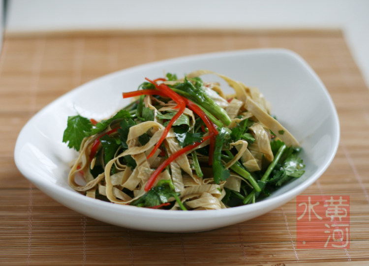 香菜拌豆腐皮步骤6