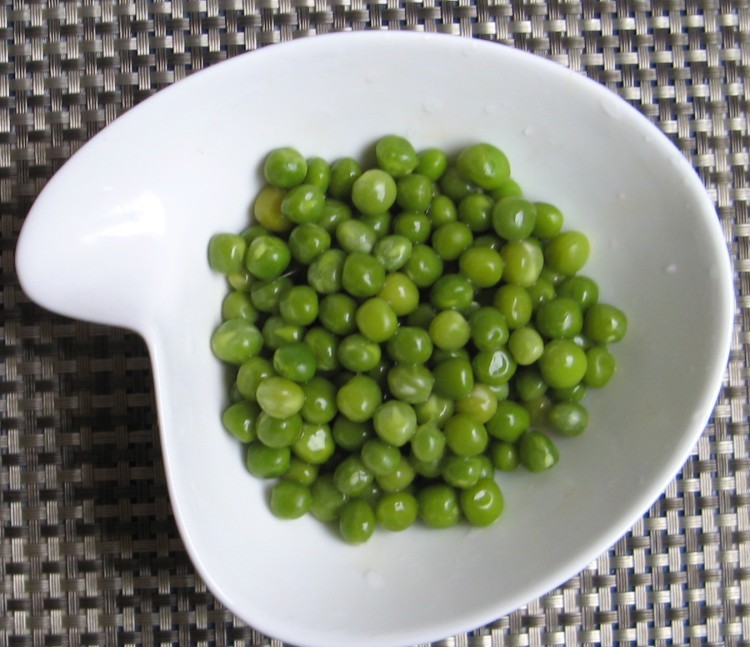 荸荠素虾仁步骤3