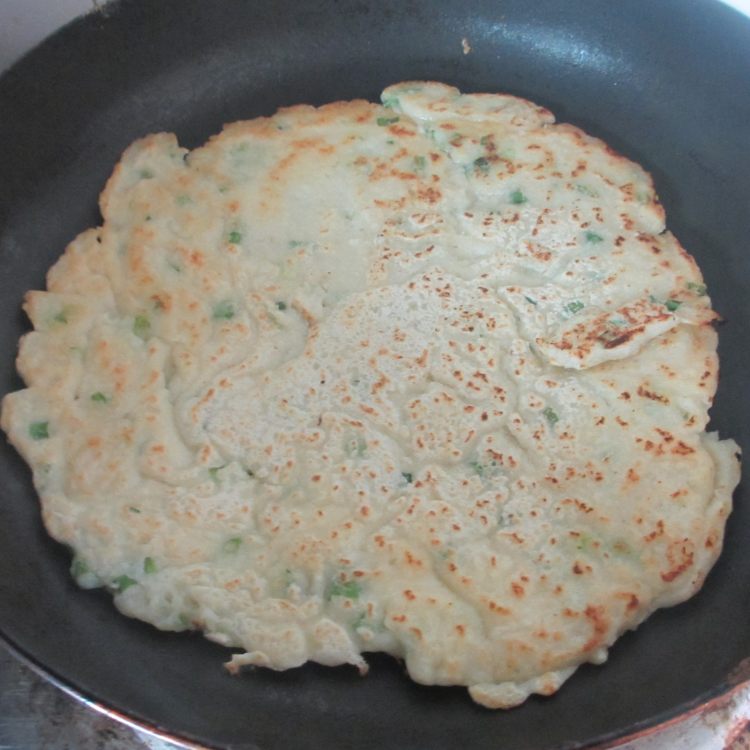 豆渣葱饼步骤10