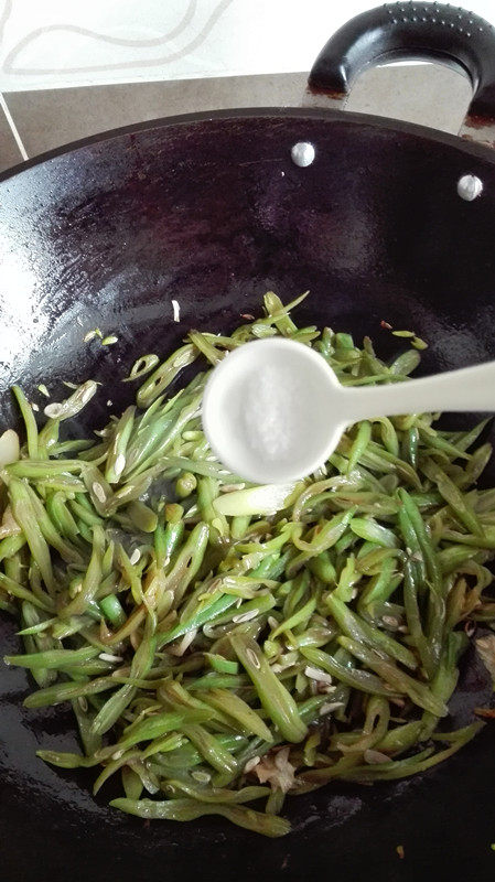 金蒜四季豆步骤7
