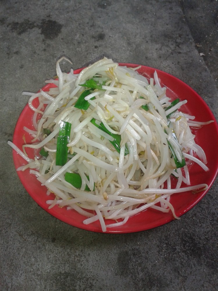蒜苗炒豆芽步骤5